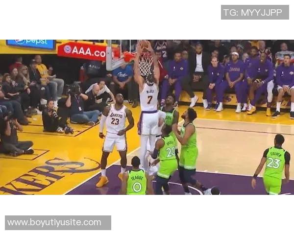 浓眉上半场火力全开13投8中砍下21分6篮板助球队领先对手 浓眉上半场火力全开13投8中砍下21分6篮板助球队领先对手