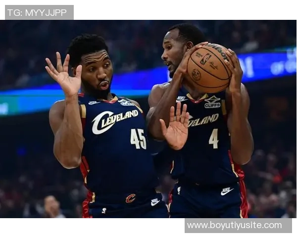 莫布里上半场表现出色高炮台状态回暖贡献10分5板2助1帽三分命中率高达66